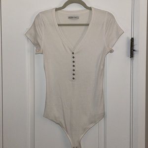 Abercrombie & Fitch V-Neck Henley Bodysuit - Color White - Size Large